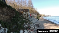 Пляж в районе Аршинцево в Керчи. Архивное фото