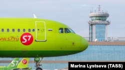 Самолет авиакомпании S7 Airlines, иллюстрационное архивное фото 